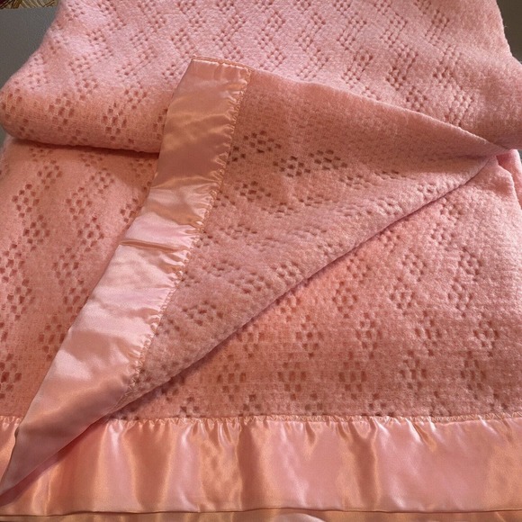 Vintage St Michael Satin Trim Pink Acrylic Blanket Made in UK Full Size 90x89 - Picture 6 of 16